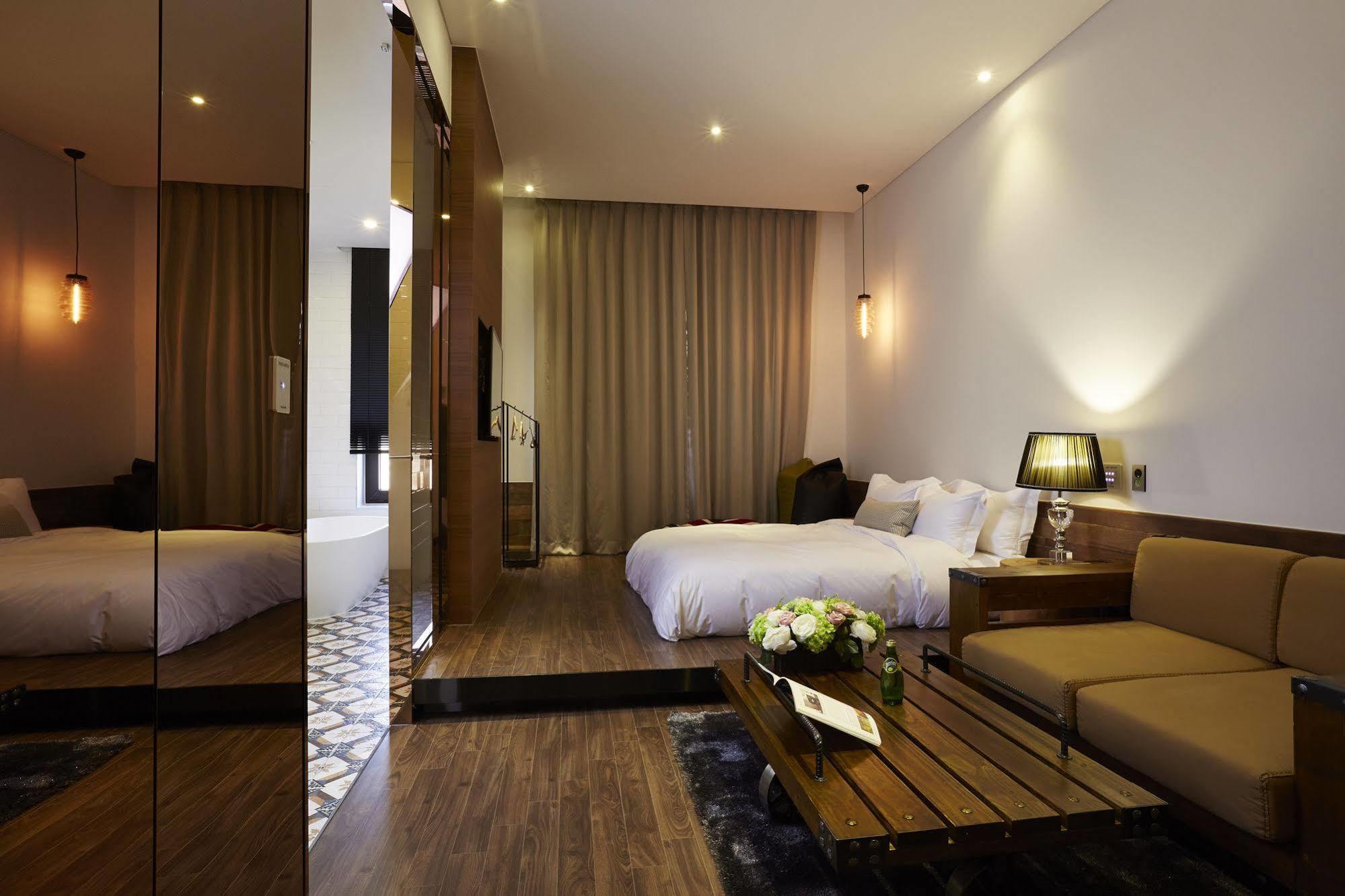 Chungbuk Inno City Namoo Hotel Eumseong エクステリア 写真